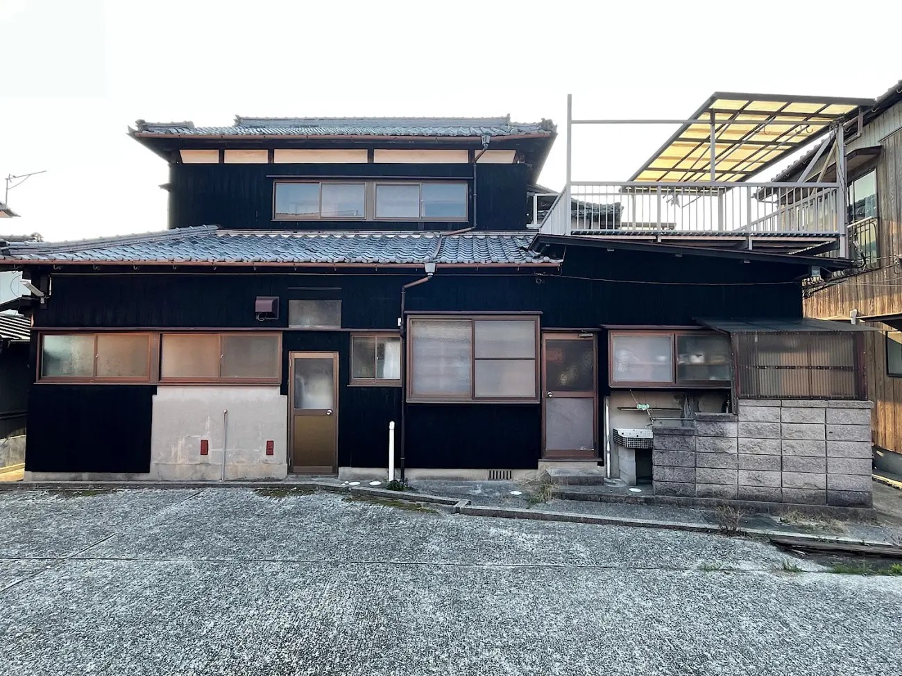 海が近くの家